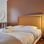 Apartment Beaubourg By Studio Prestige
